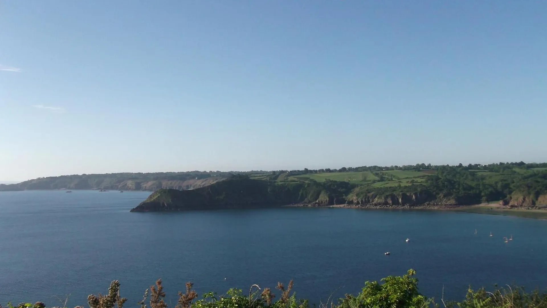 Superb Holiday Home With Private Garden, Cleaning Included Yvias