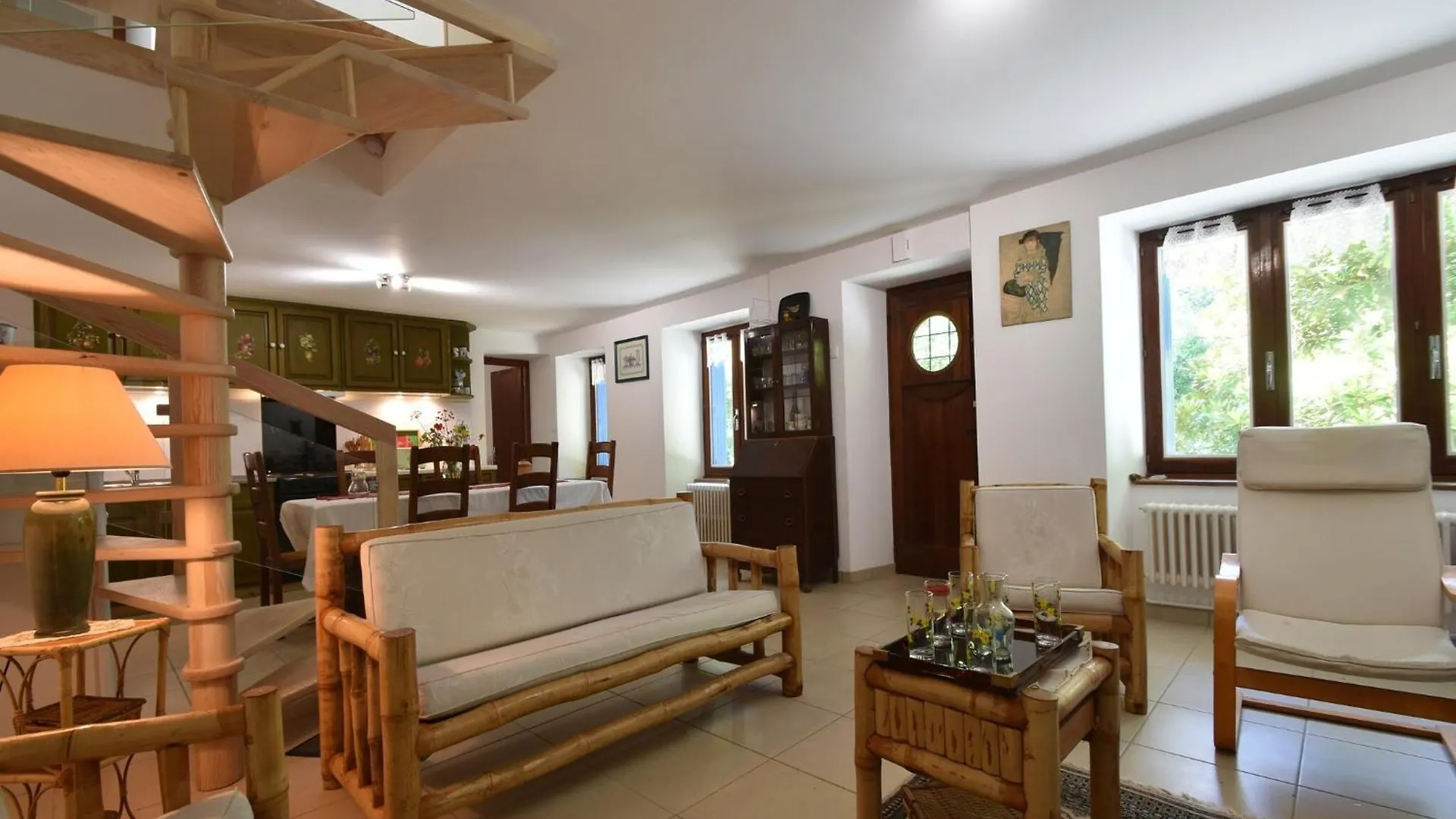 Superb Holiday Home With Private Garden, Cleaning Included Yvias