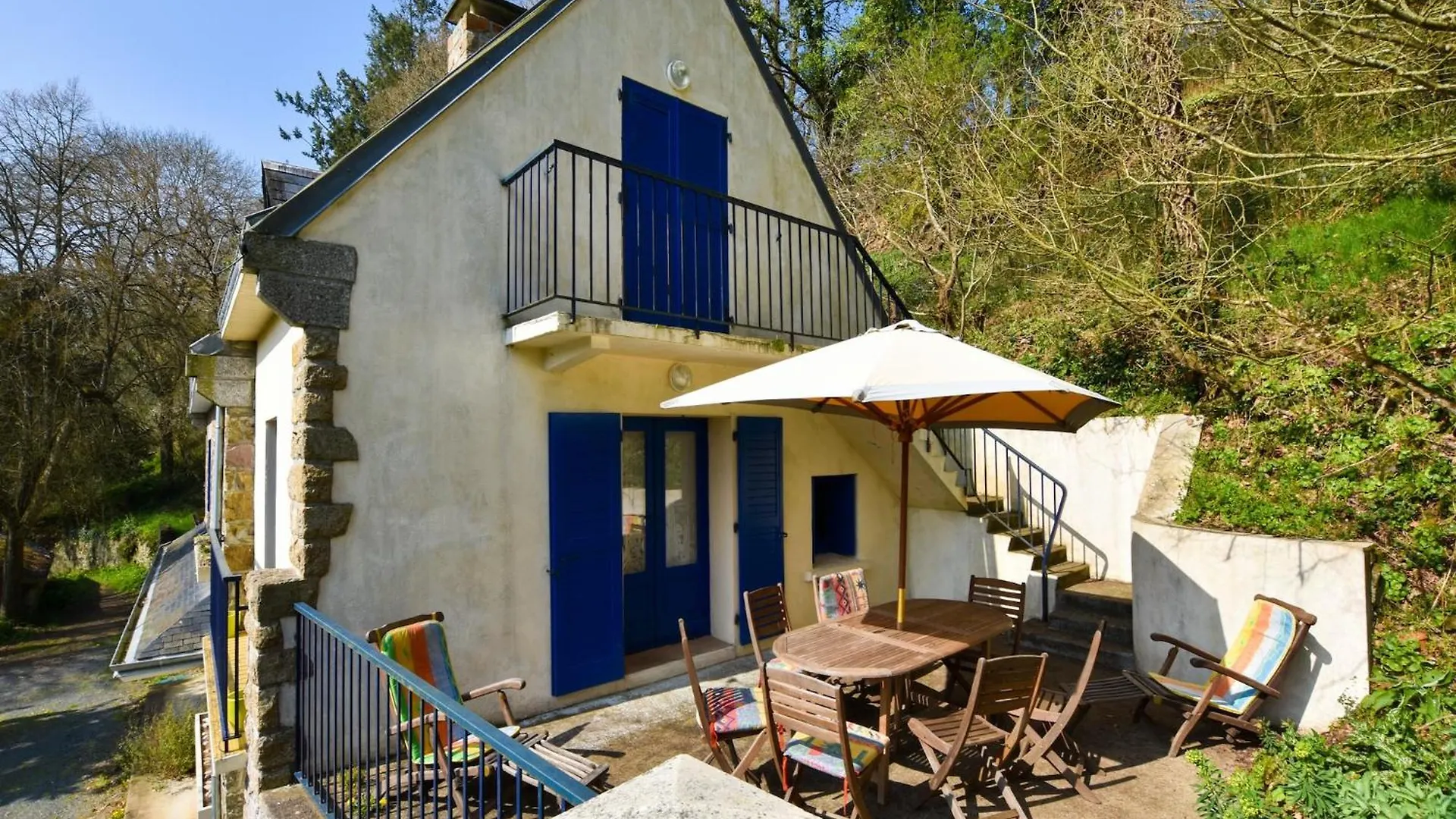 Superb Holiday Home With Private Garden, Cleaning Included Yvias